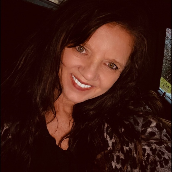 Meet your Posher, Regina - Picture 1 of 8